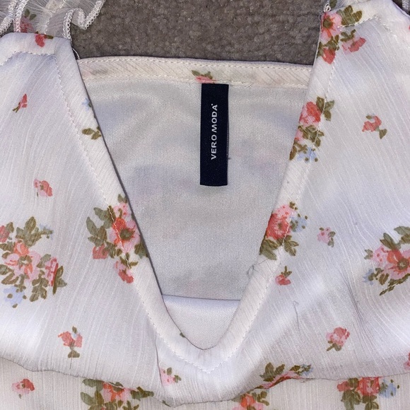 Women’s Vera Moda top - Picture 2 of 2